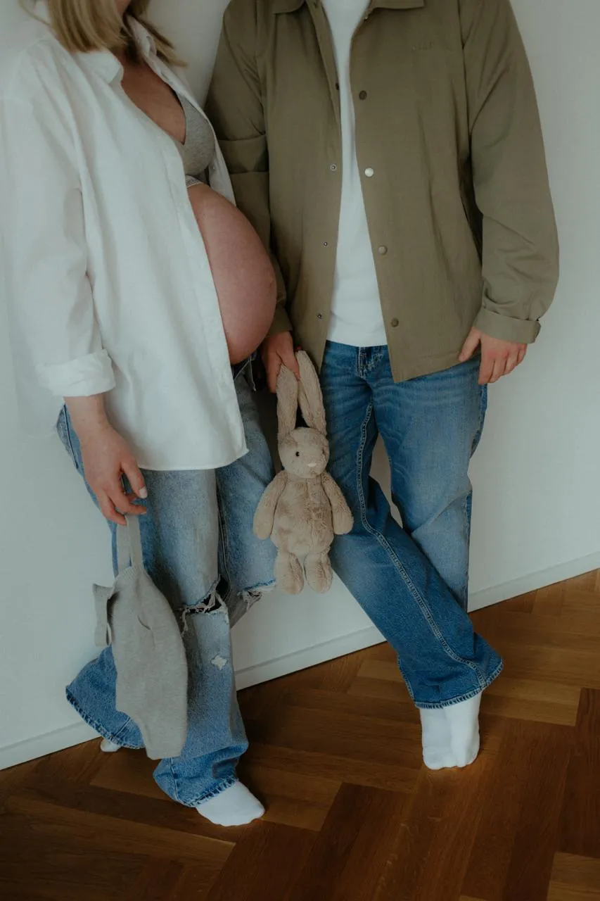 Paar mit Babybauch